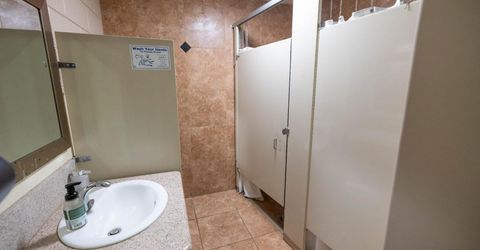 2416 Sloat Way, Sacramento, CA 95818 Photo