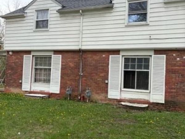 16835 Evergreen Road, Detroit, MI 48219