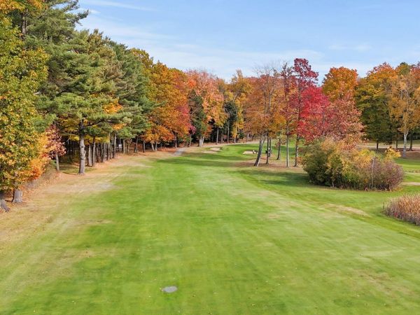 11 Country Club Commons N, Leland, MI 49654