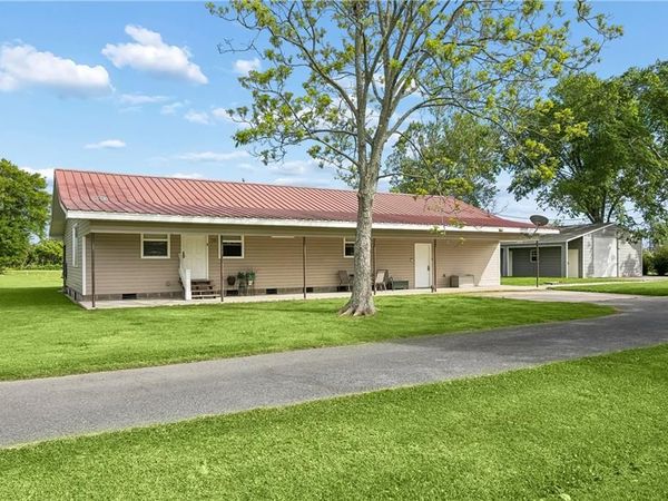 135 LAWRENCE Drive, Luling, LA 70070