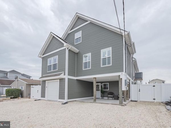 7 W THAMES ROAD, TUCKERTON, NJ 08087