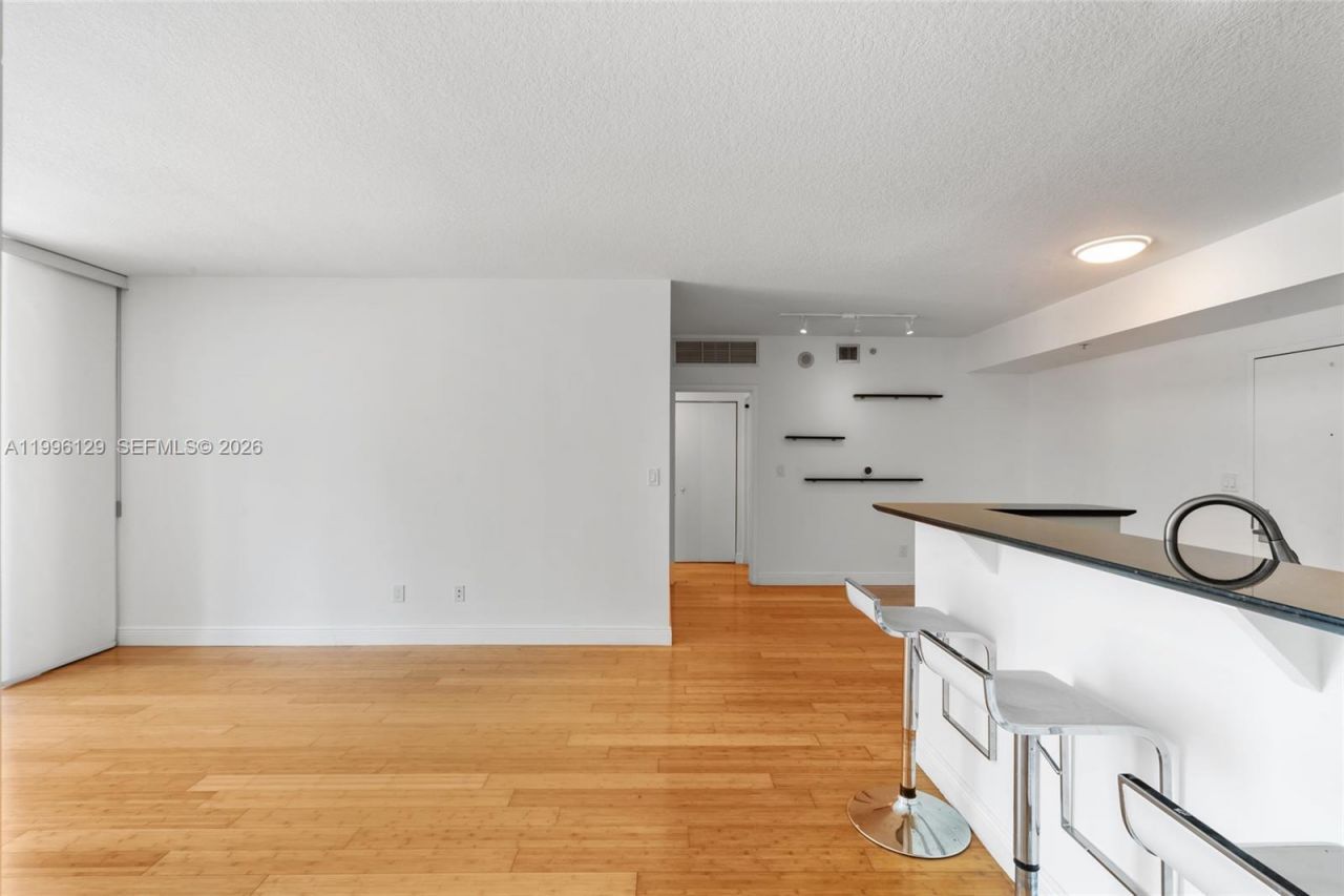 335 S Biscayne Blvd, Unit 908, Miami, FL 33131 Photo