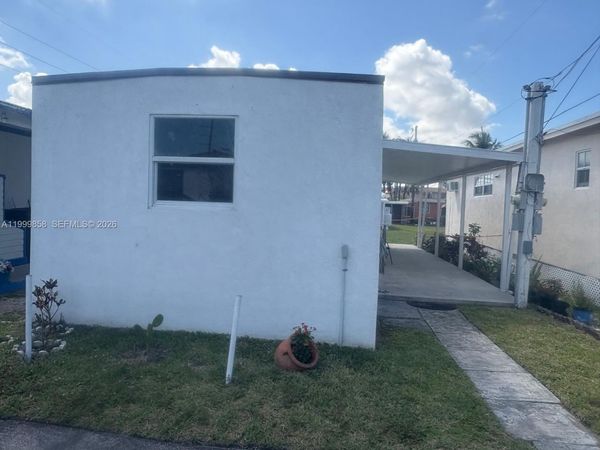 425 E 33rd St, Hialeah, FL 33013