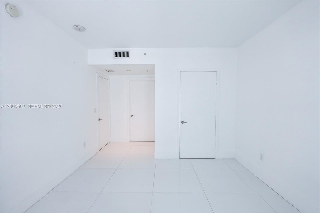 1010 SW 2nd Ave, Unit 606, Miami, FL 33130 Photo
