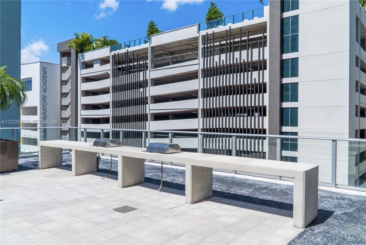 1010 SW 2nd Ave, Unit 606, Miami, FL 33130 Photo