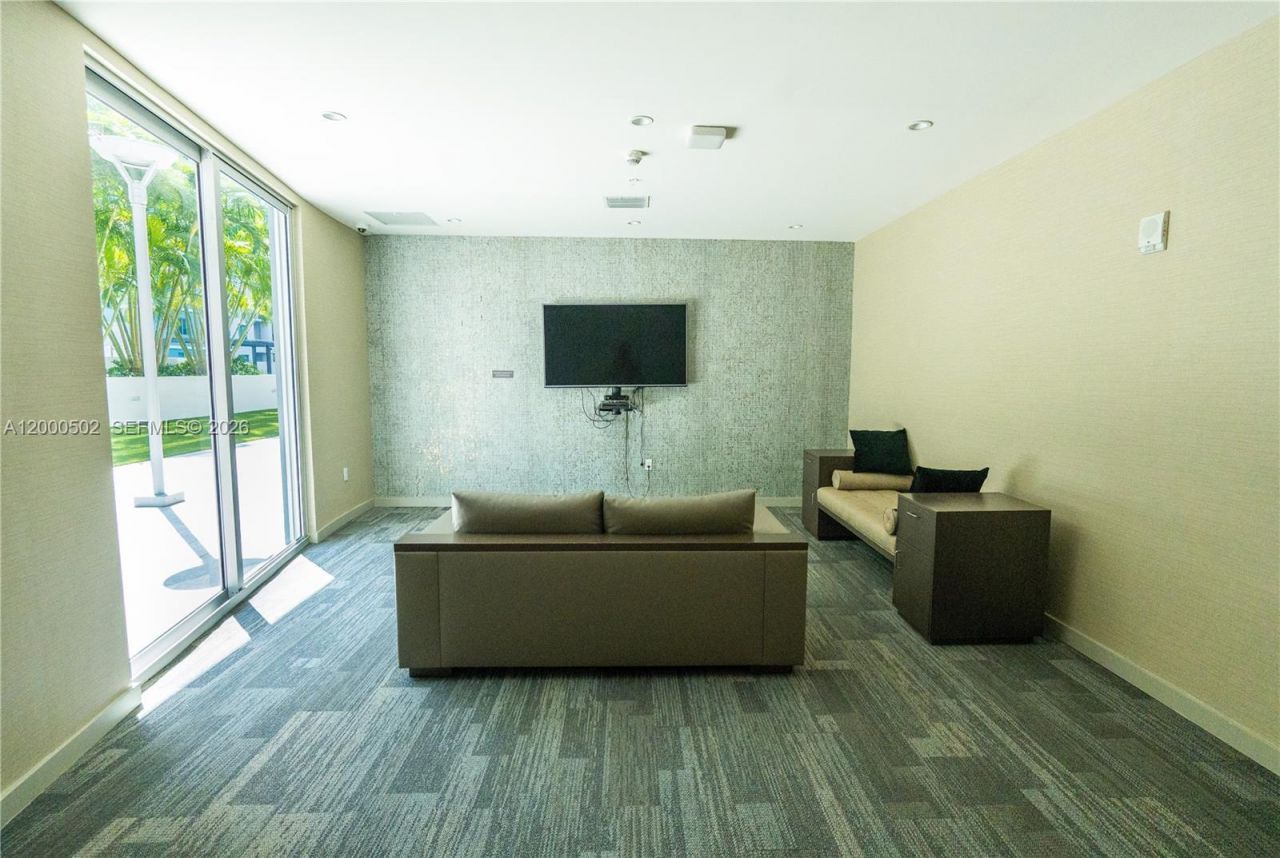 1010 SW 2nd Ave, Unit 606, Miami, FL 33130 Photo