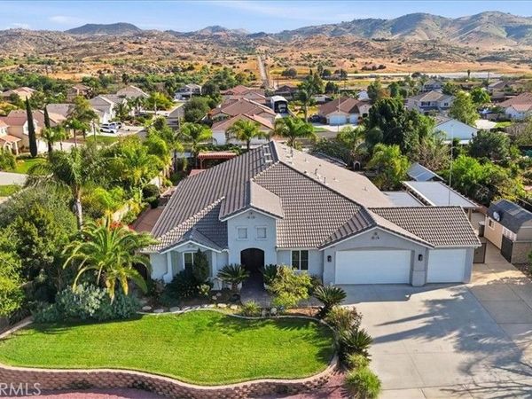 19247 Mountain Shadow Lane, Perris, CA 92570