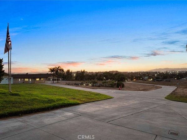 5334 Agate Street, Jurupa Valley, CA 92509