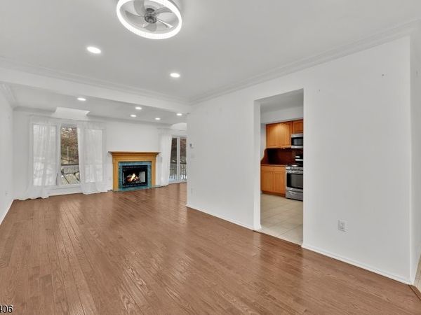 48 Edgefield Dr, Parsippany-Troy Hills, NJ 07950