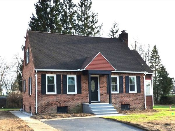 21 Wrona St, Springfield, MA 01151