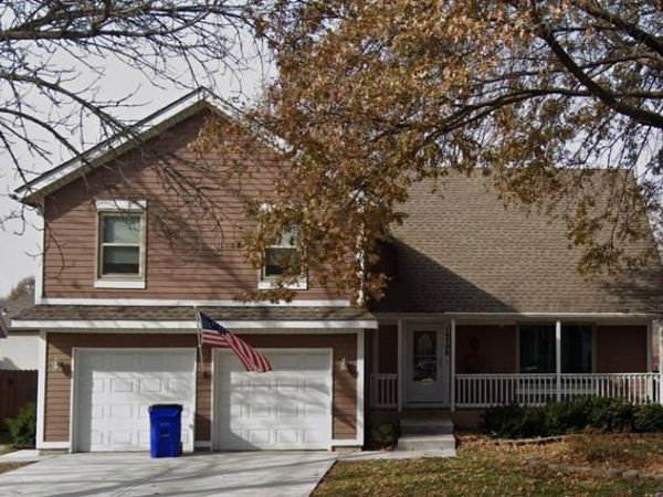 14708 S Navaho Drive, Olathe, KS 66062