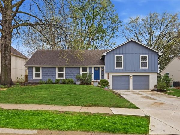 10718 W 102nd Street, Overland Park, KS 66214