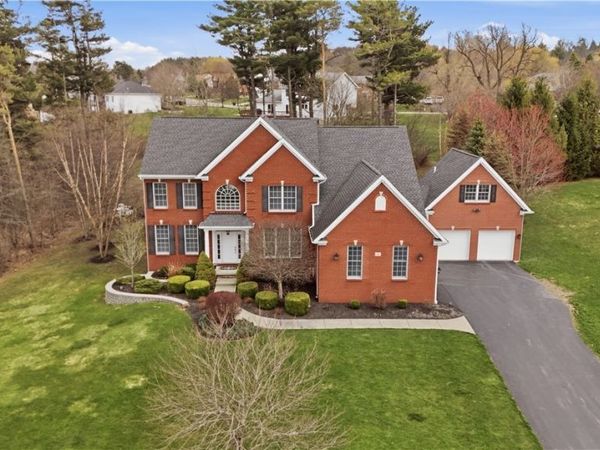 5 Kingfisher Court, Orchard Park, NY 14127