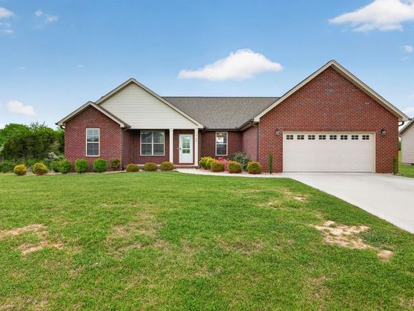 2760 Autumn Woods Trl, Cookeville, TN 38501