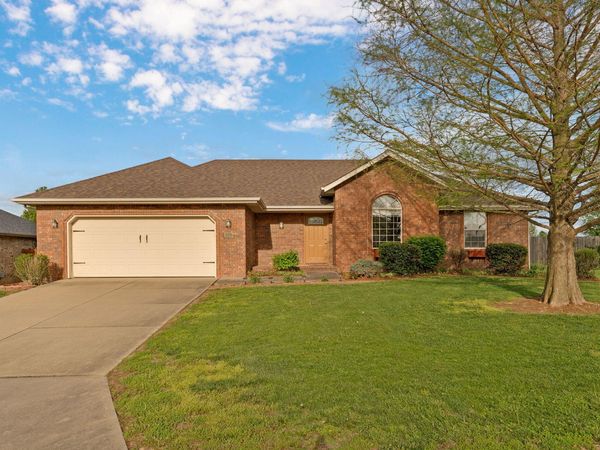 6002 N 7th Avenue , Ozark, MO 65721