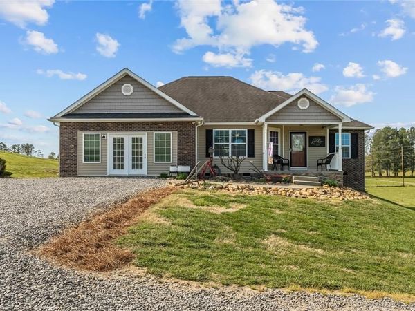 425 Airview Drive , Mount Airy, NC 27030