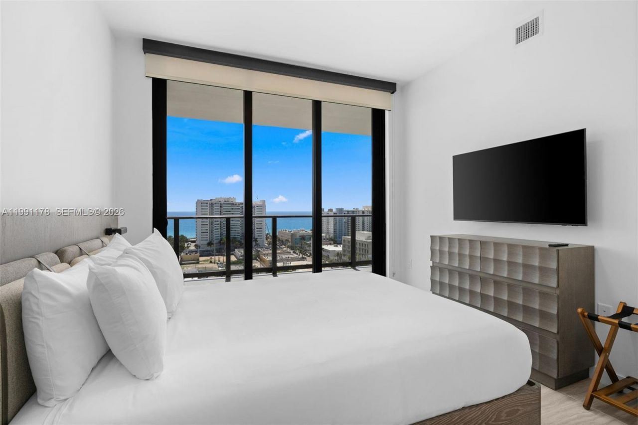 580 72nd St, Unit 1402, Miami Beach, FL 33141 Photo