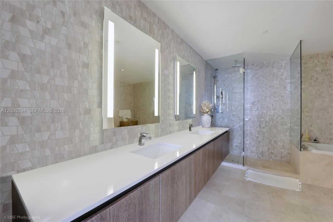 88 SW 7th St, Unit 2602, Miami, FL 33130 Photo