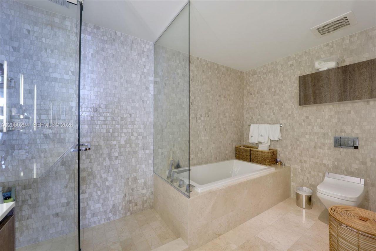 88 SW 7th St, Unit 2602, Miami, FL 33130 Photo