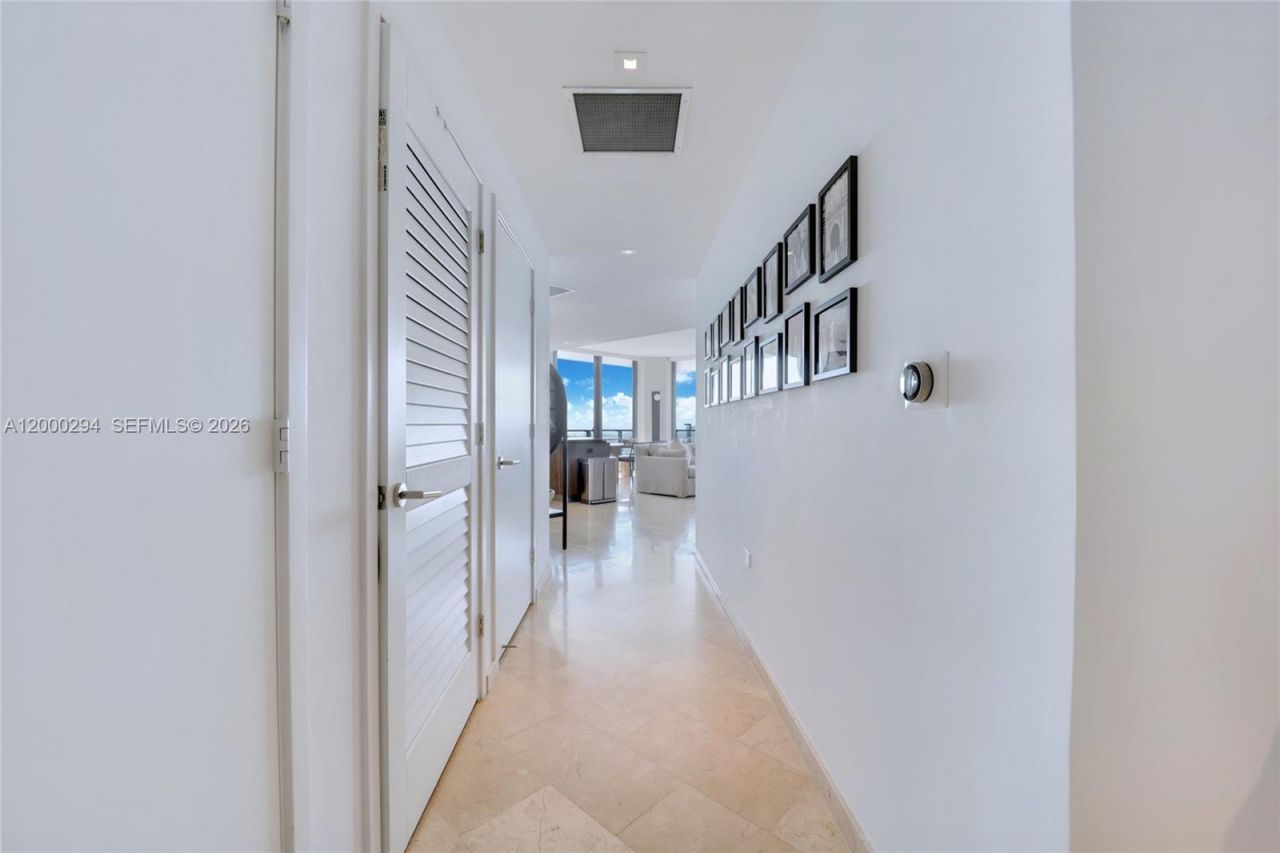 88 SW 7th St, Unit 2602, Miami, FL 33130 Photo