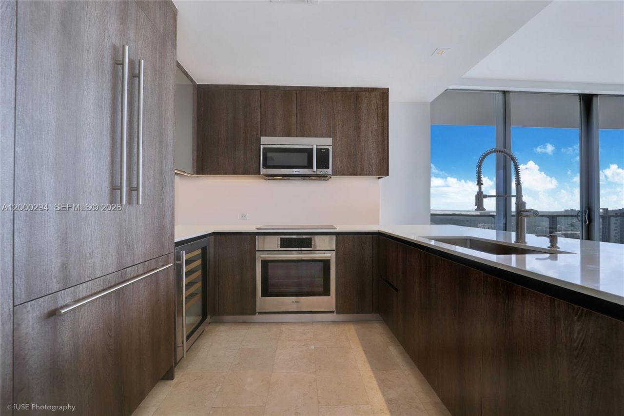 88 SW 7th St, Unit 2602, Miami, FL 33130 Photo