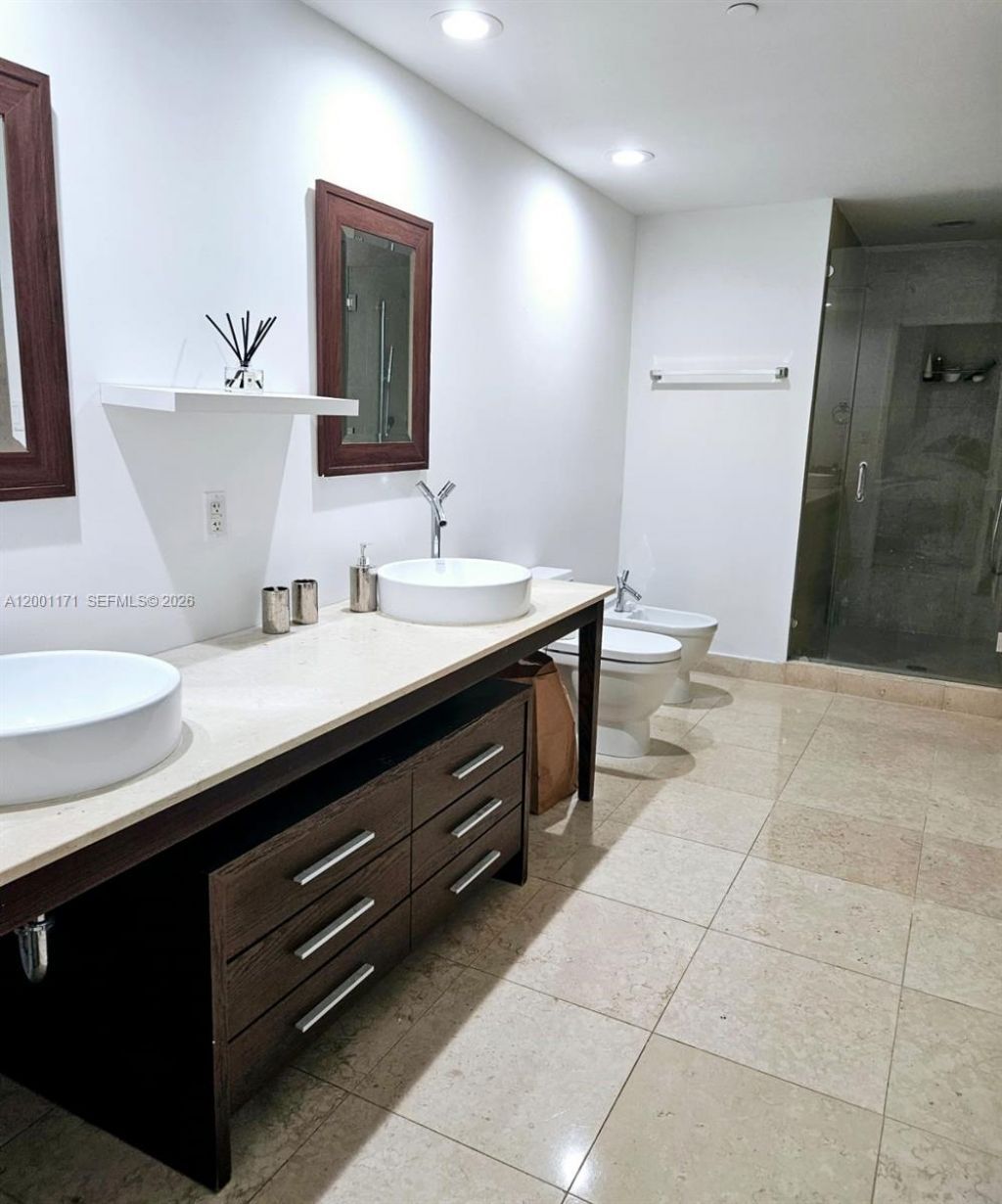 475 Brickell Ave, Unit 2115, Miami, FL 33131 Photo