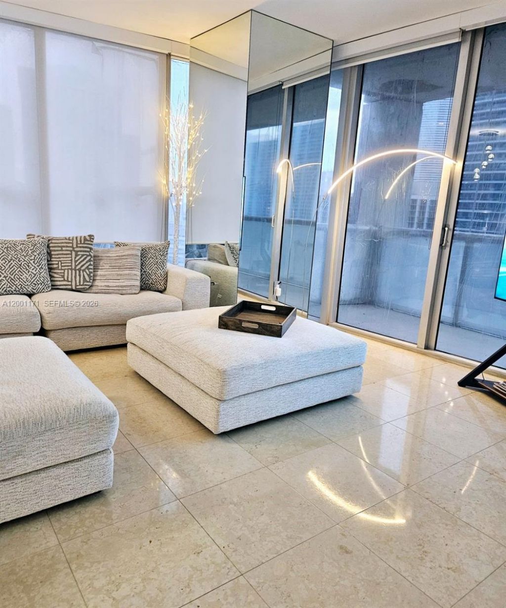 475 Brickell Ave, Unit 2115, Miami, FL 33131 Photo