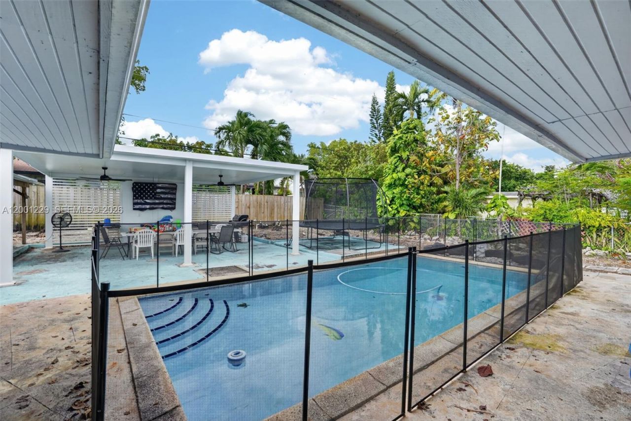 9220 Marine Dr, Cutler Bay, FL 33189 Photo