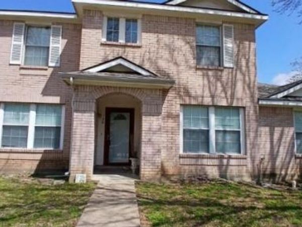 140 Rolling Hills Place, Lancaster, TX 75146