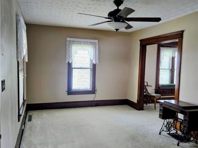 1055 W Tuscarawas Avenue, Barberton, OH 44203 Photo 10