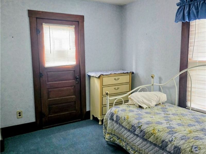 1055 W Tuscarawas Avenue, Barberton, OH 44203 Photo 18