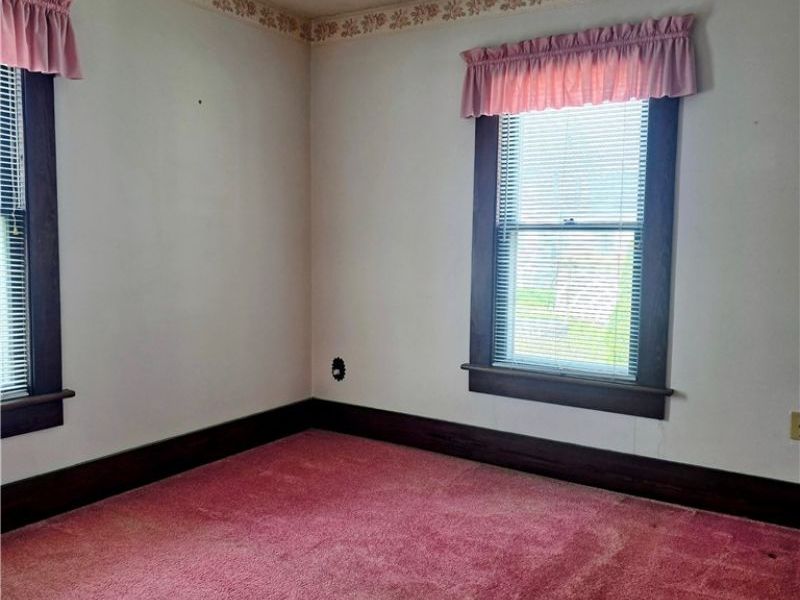 1055 W Tuscarawas Avenue, Barberton, OH 44203 Photo 20