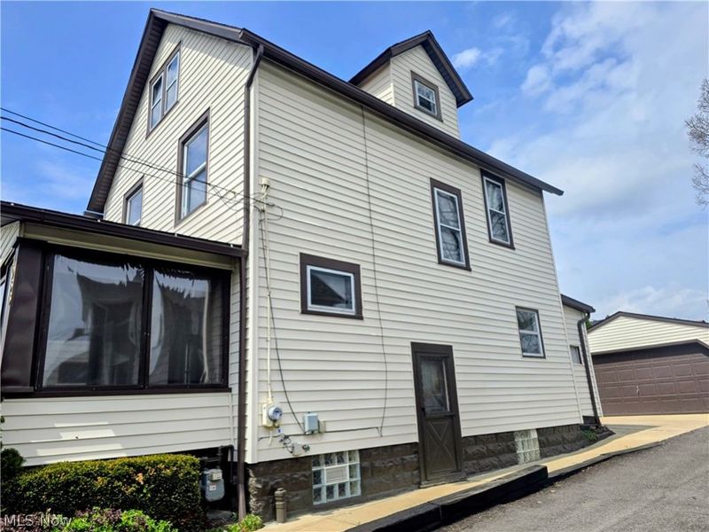 1055 W Tuscarawas Avenue, Barberton, OH 44203 Photo 3