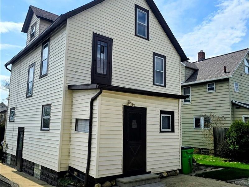 1055 W Tuscarawas Avenue, Barberton, OH 44203 Photo 5