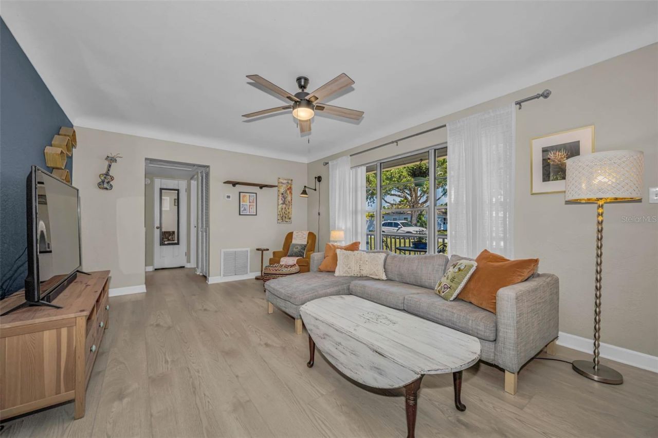 1300 63rd Avenue N, Saint Petersburg, FL 33702 Photo