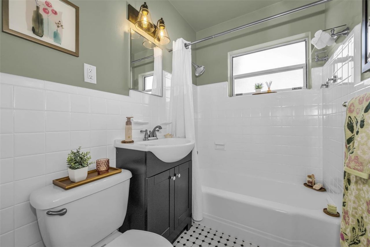 1300 63rd Avenue N, Saint Petersburg, FL 33702 Photo