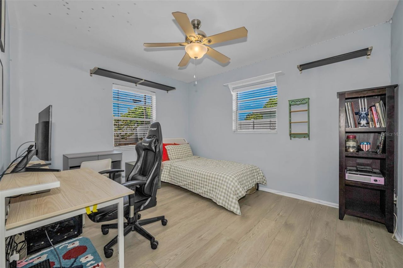 1300 63rd Avenue N, Saint Petersburg, FL 33702 Photo