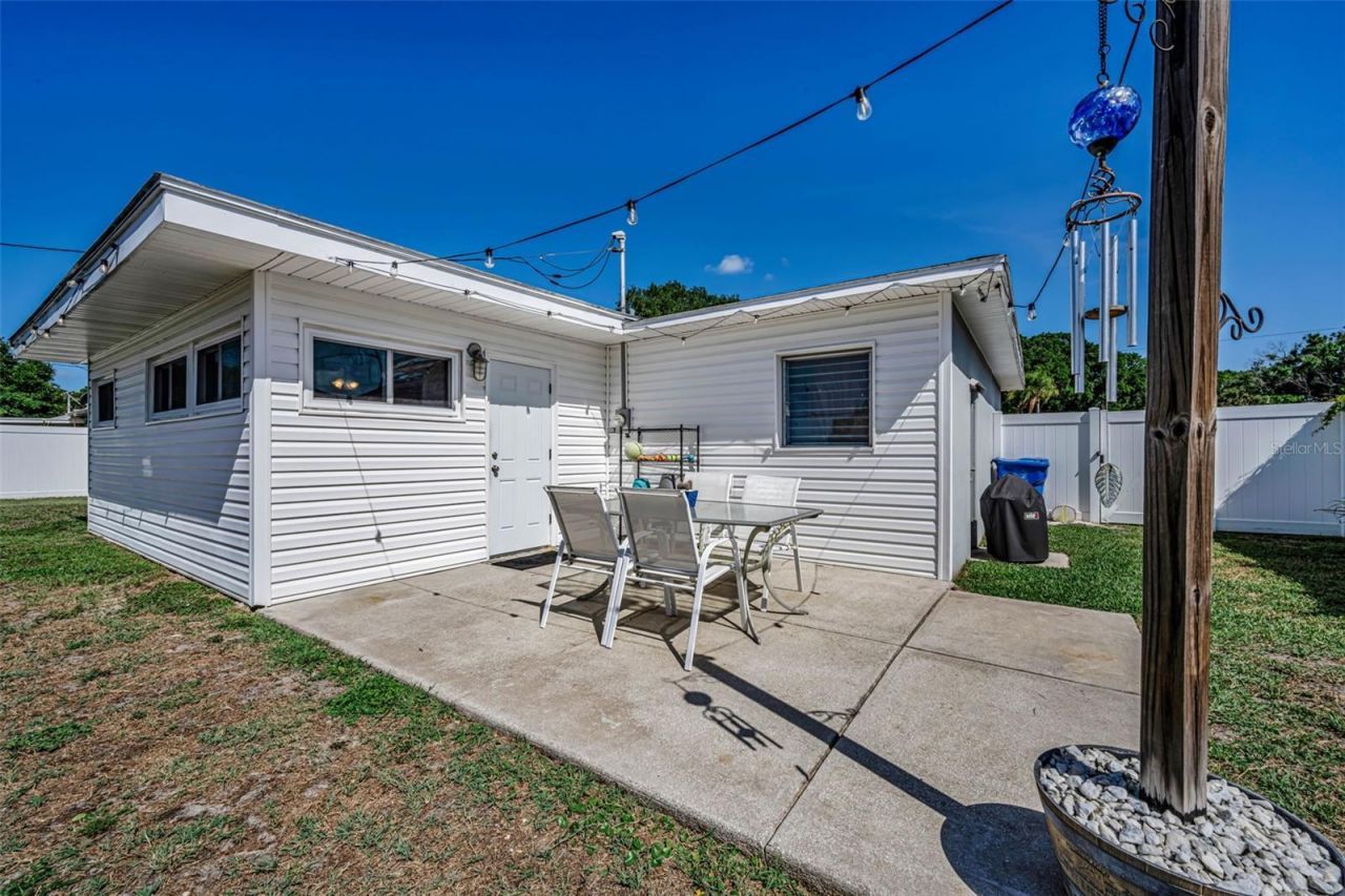 1300 63rd Avenue N, Saint Petersburg, FL 33702 Photo