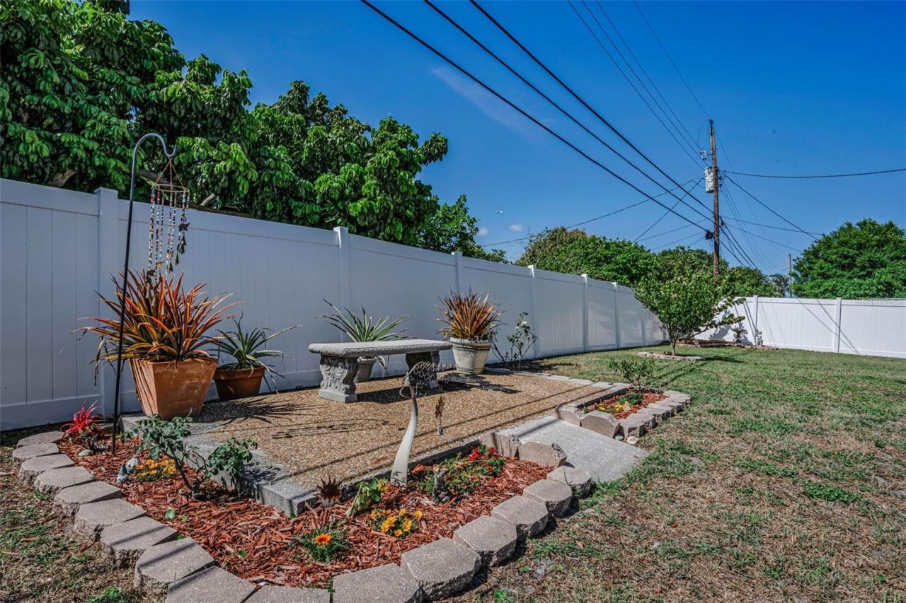 1300 63rd Avenue N, Saint Petersburg, FL 33702 Photo