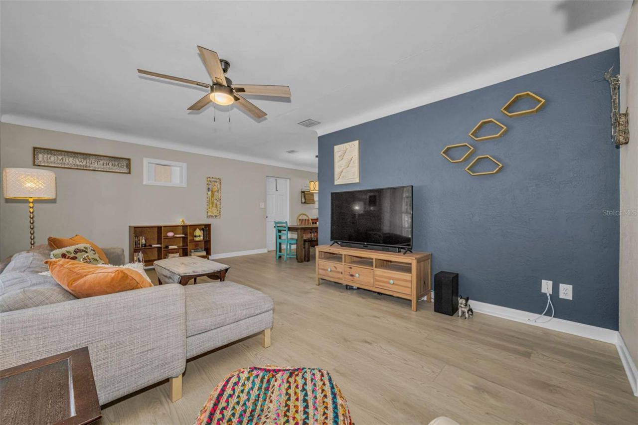 1300 63rd Avenue N, Saint Petersburg, FL 33702 Photo