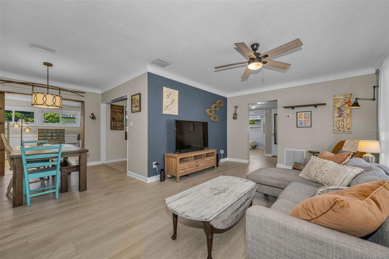 1300 63rd Avenue N, Saint Petersburg, FL 33702 Photo