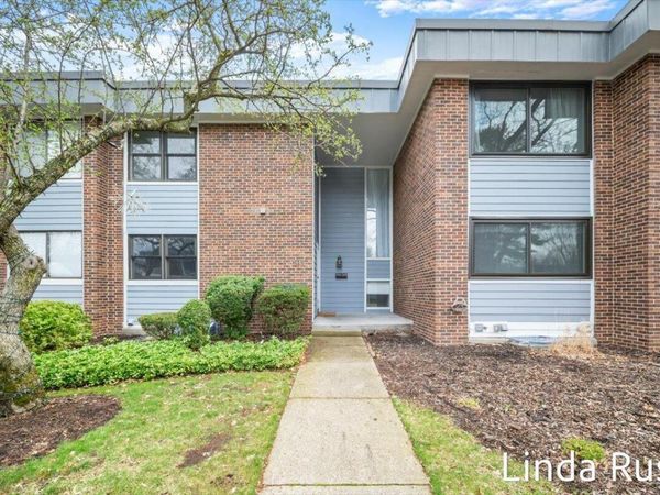 2440 E Collier Avenue SE, Grand Rapids, MI 49546