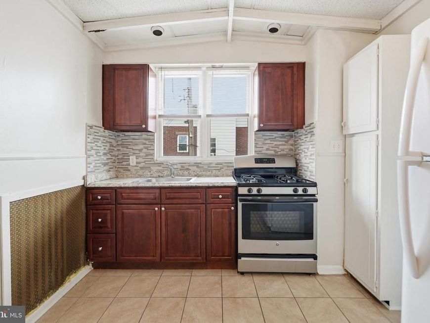 2413 S 4th Street, Philadelphia, PA 19148 Main Photo
