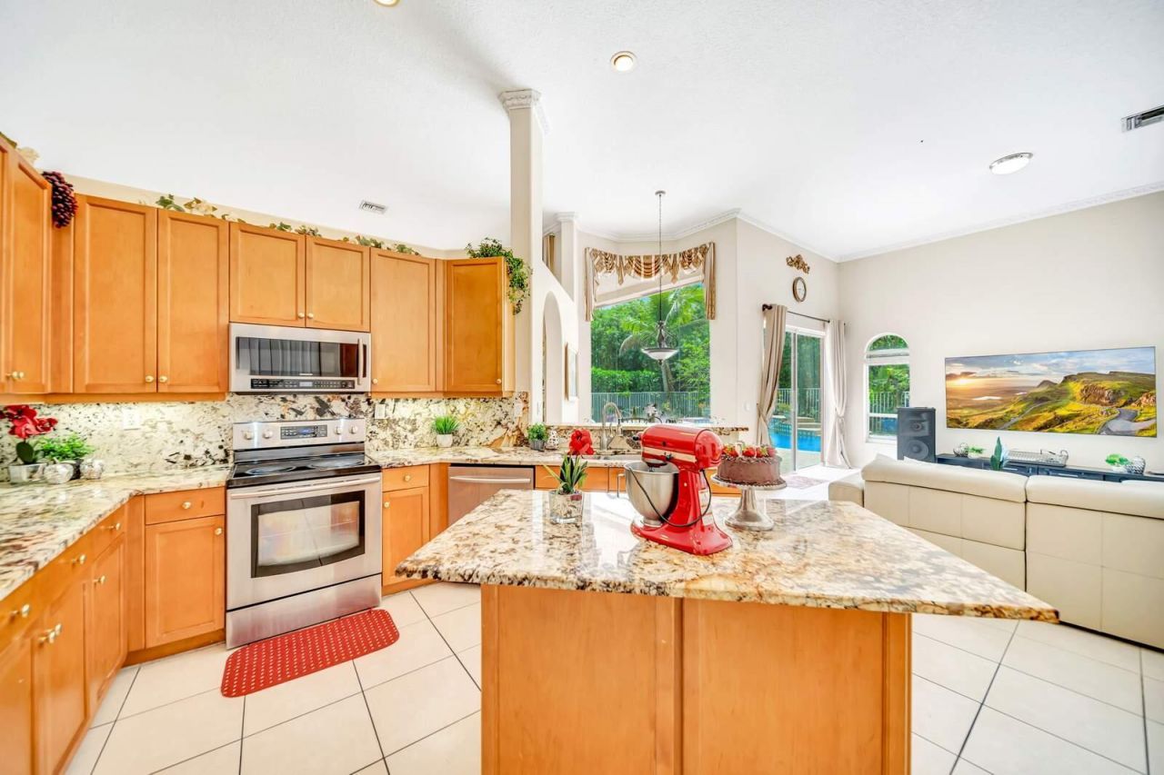 6169 NW 53rd Circle, Coral Springs, FL 33067 Photo