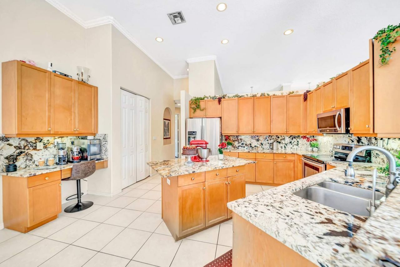 6169 NW 53rd Circle, Coral Springs, FL 33067 Photo