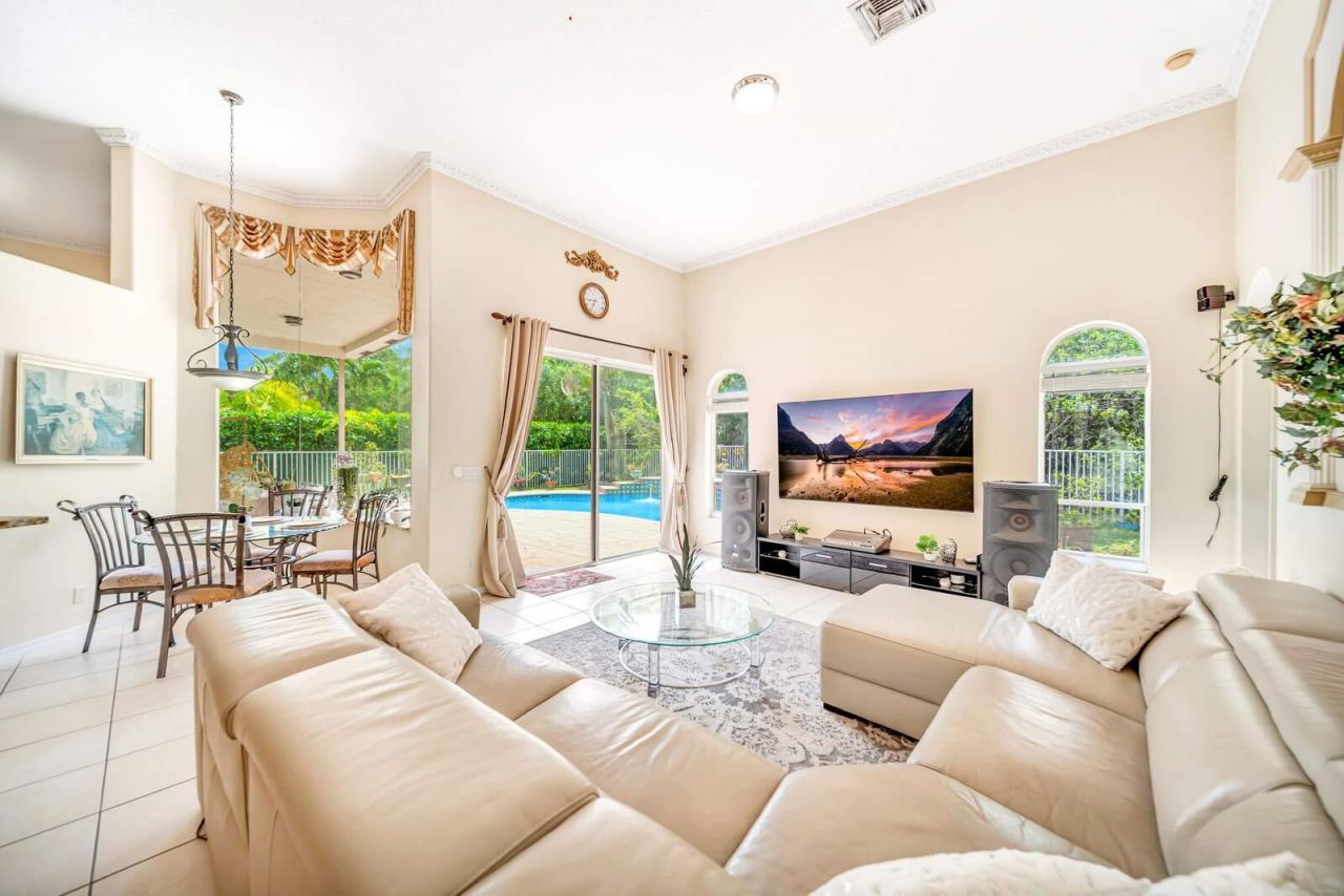 6169 NW 53rd Circle, Coral Springs, FL 33067 Photo