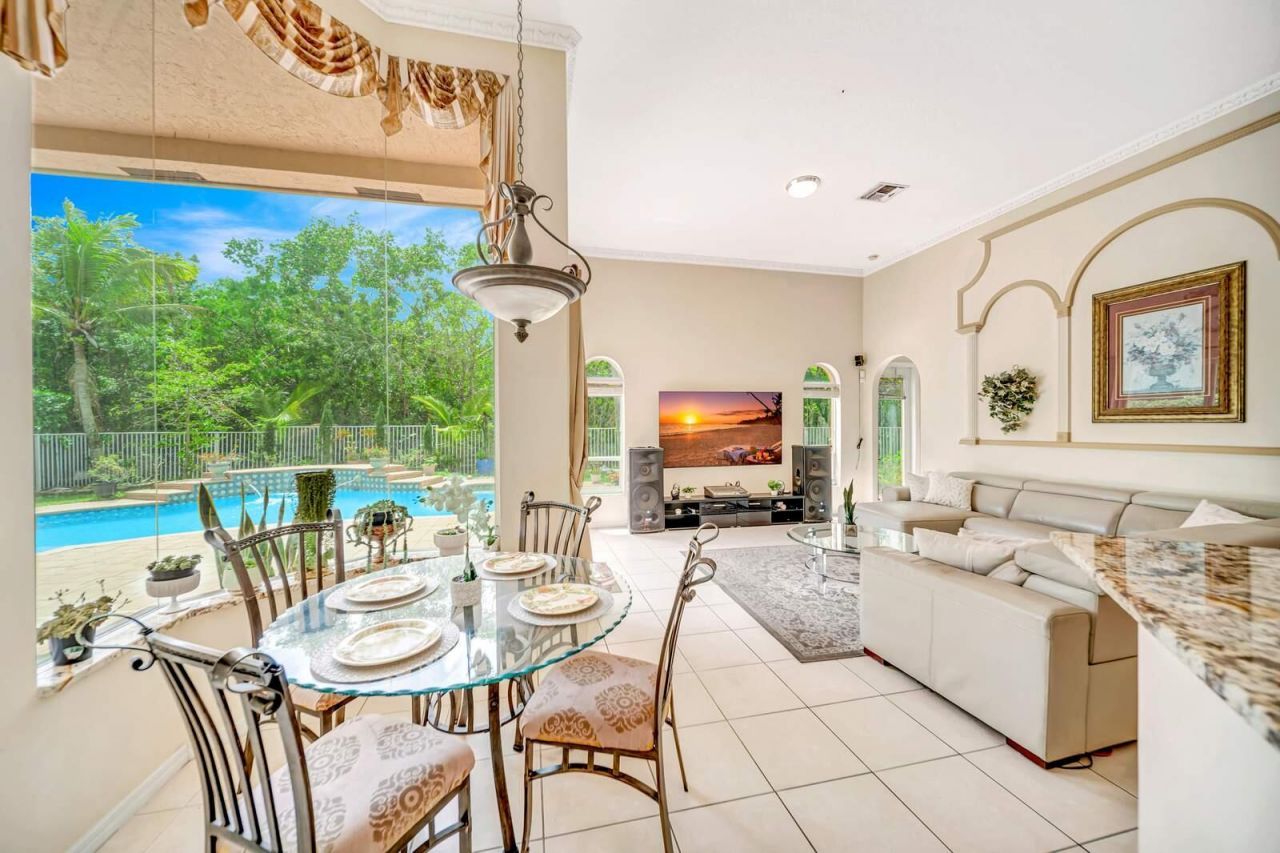 6169 NW 53rd Circle, Coral Springs, FL 33067 Photo