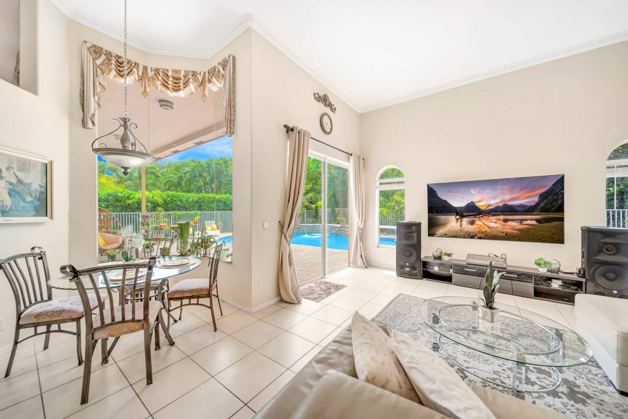 6169 NW 53rd Circle, Coral Springs, FL 33067 Photo