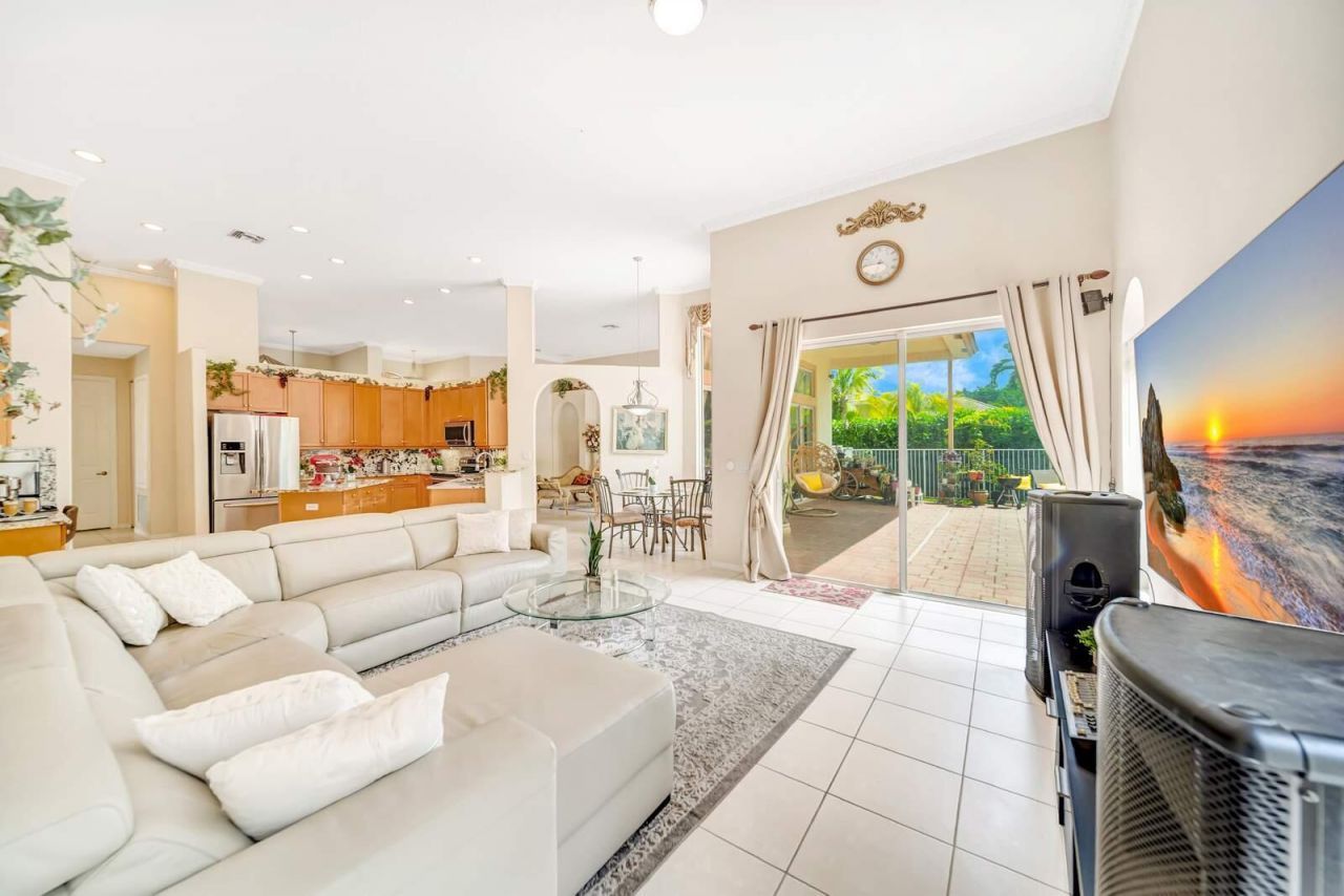 6169 NW 53rd Circle, Coral Springs, FL 33067 Photo