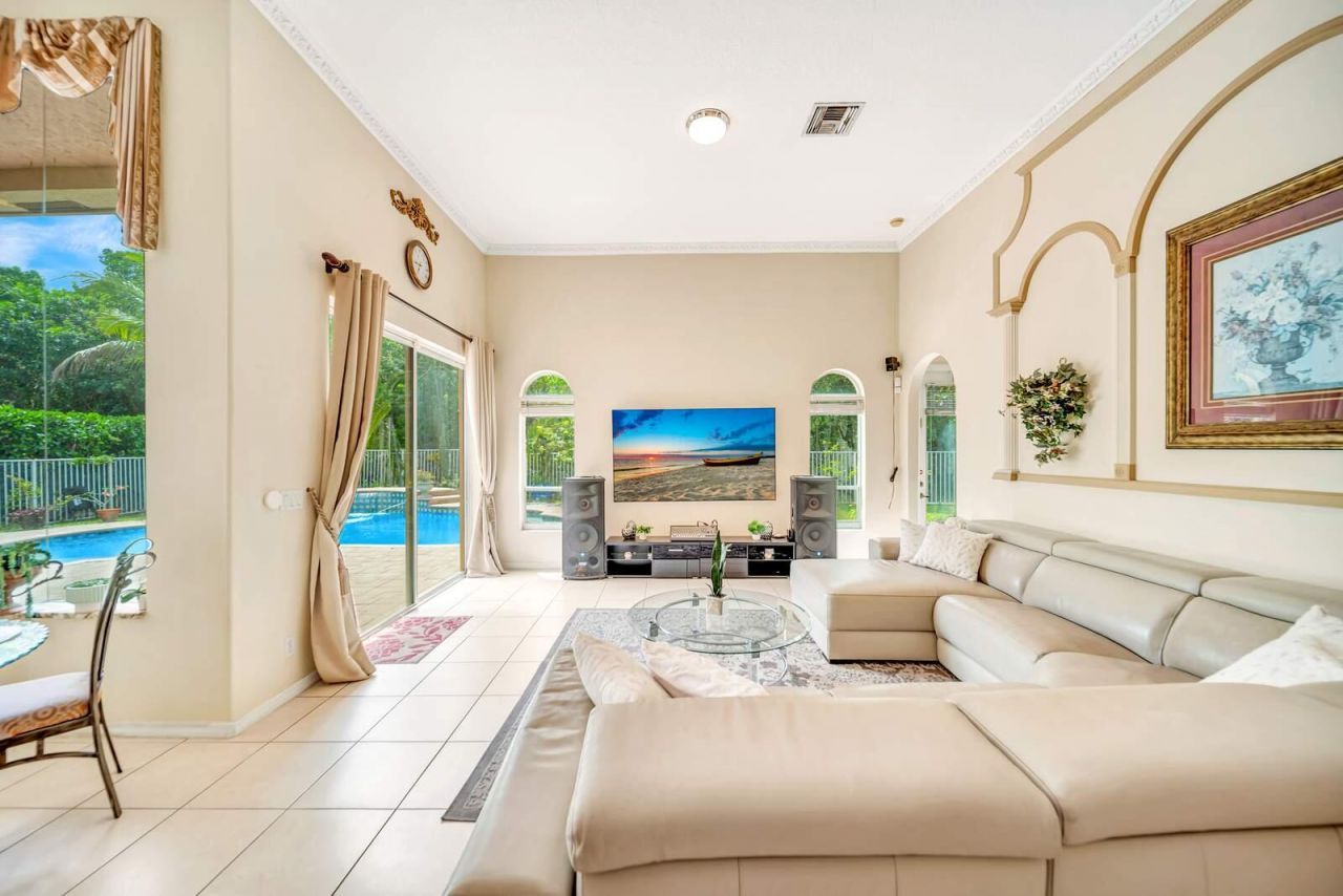 6169 NW 53rd Circle, Coral Springs, FL 33067 Photo